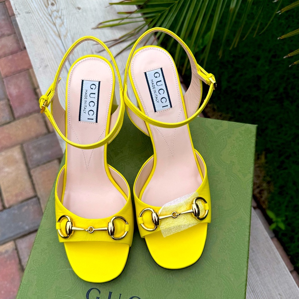 New with tags Gucci Yellow Strappy Sandals with Ankle Buckle